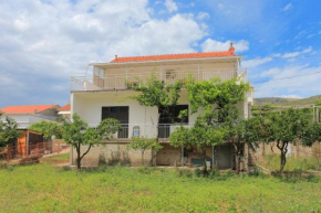 Apartments with a parking space Trogir - 23205